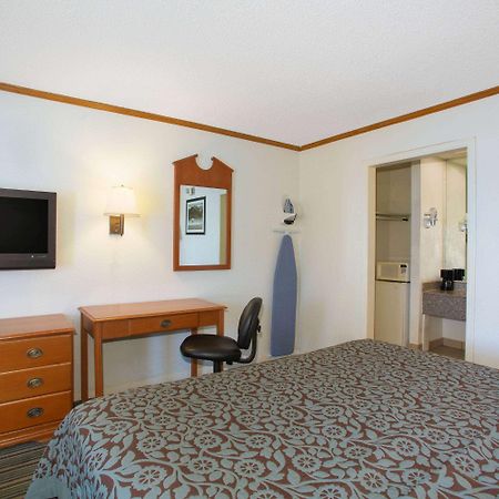 Days Inn By Wyndham Wichita West Near Airport Luaran gambar