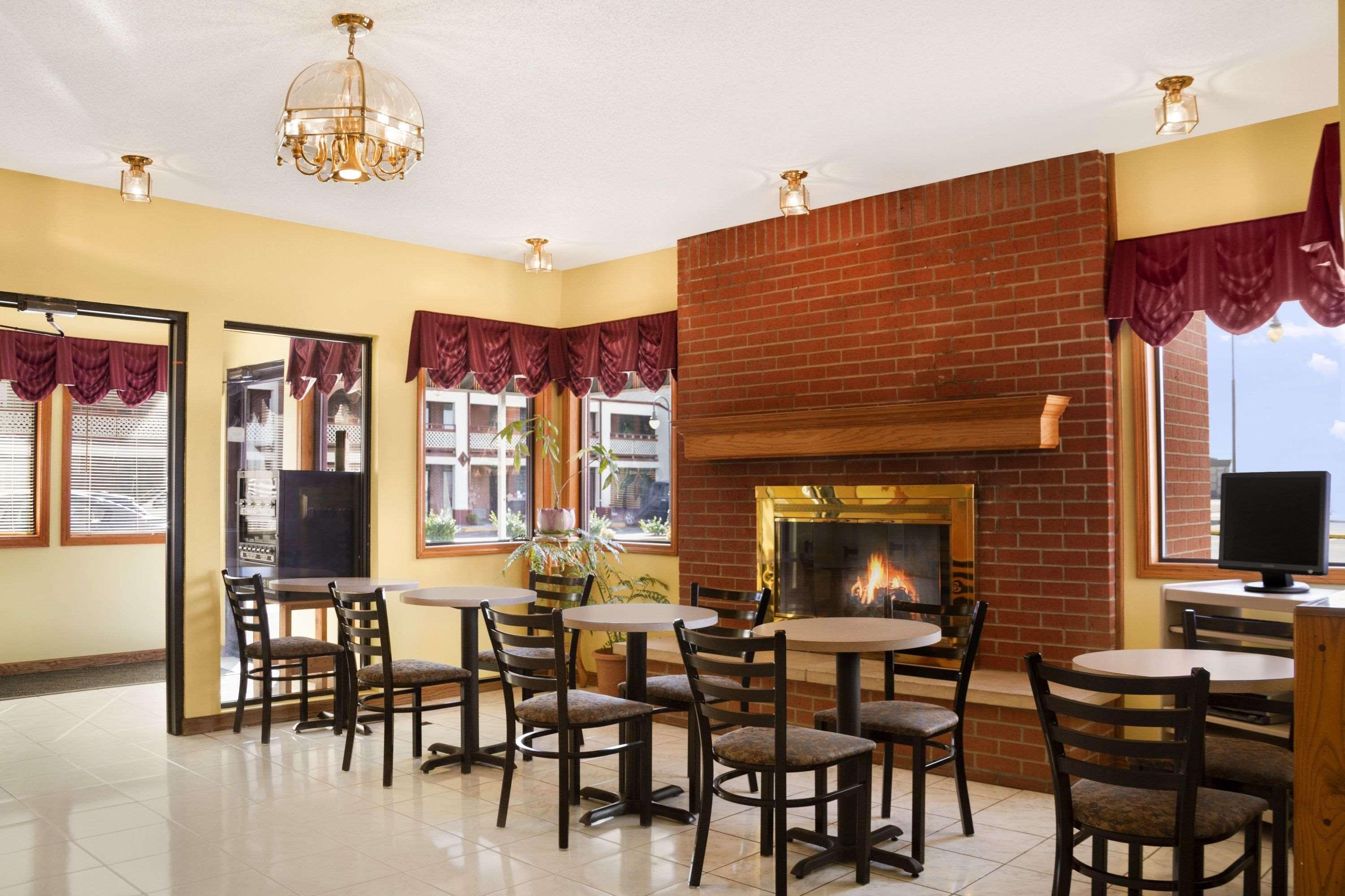 Days Inn By Wyndham Wichita West Near Airport Luaran gambar