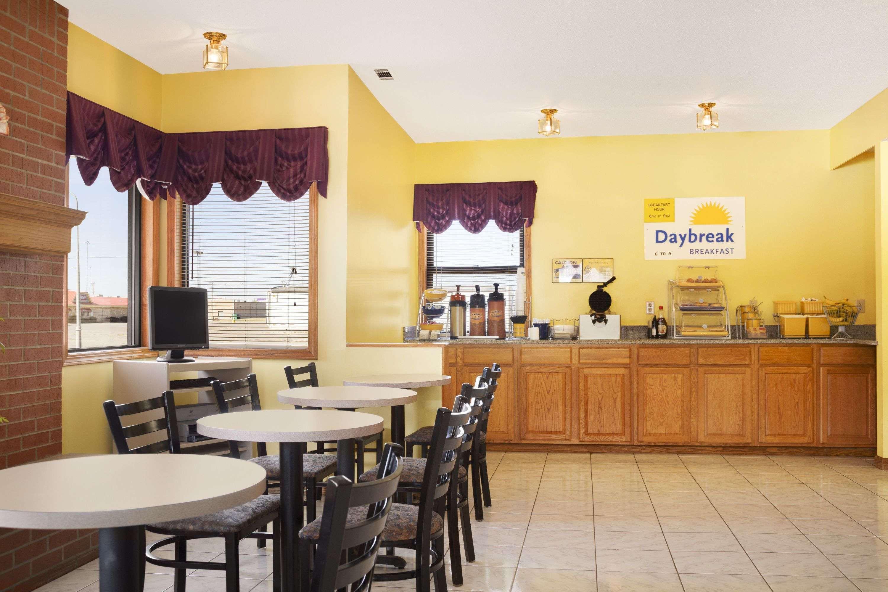 Days Inn By Wyndham Wichita West Near Airport Luaran gambar
