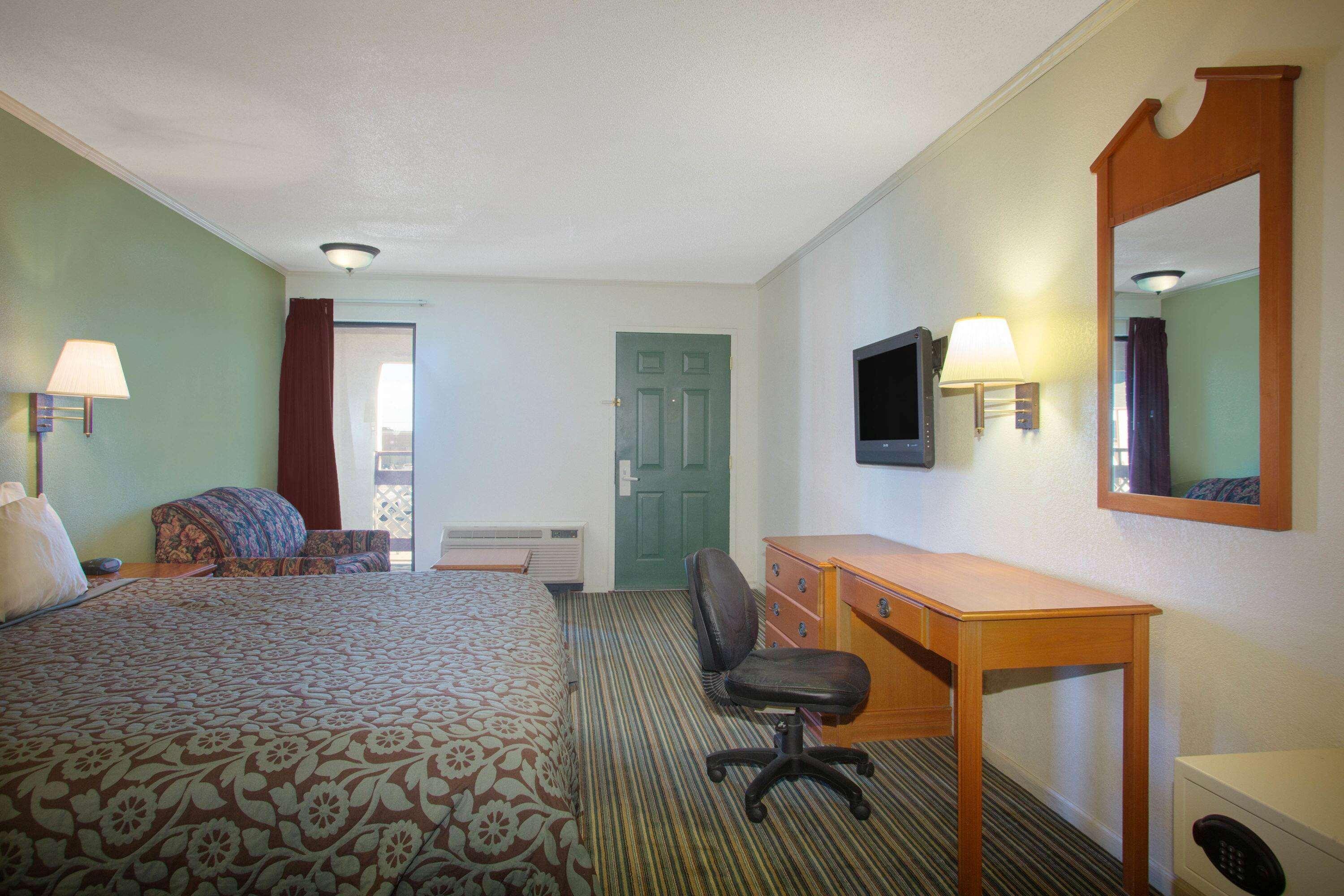 Days Inn By Wyndham Wichita West Near Airport Luaran gambar