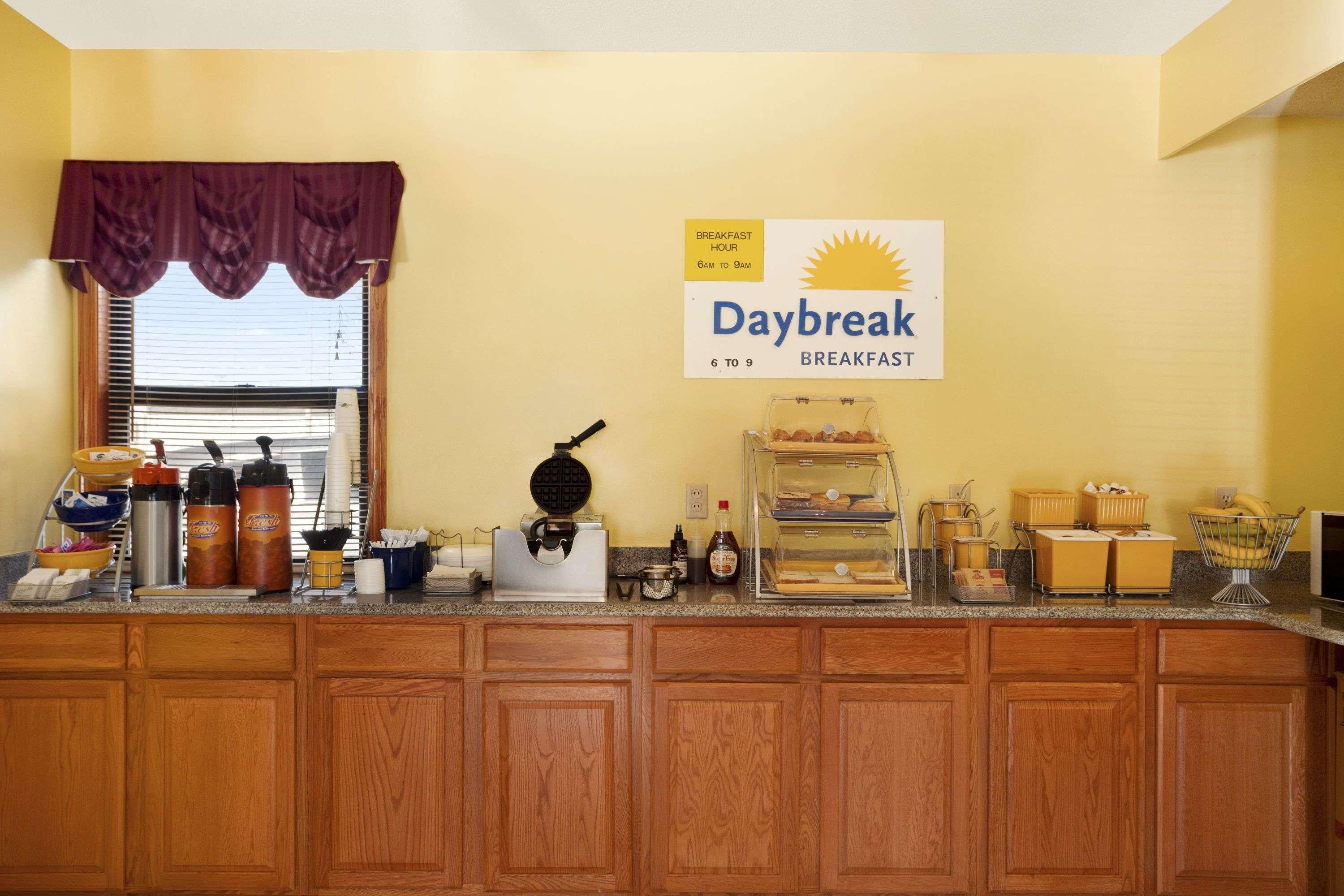 Days Inn By Wyndham Wichita West Near Airport Luaran gambar