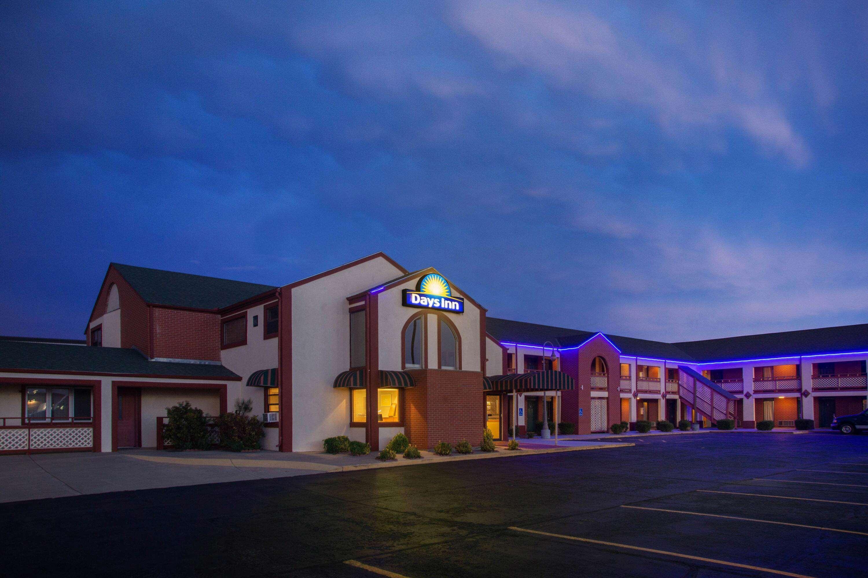 Days Inn By Wyndham Wichita West Near Airport Luaran gambar